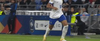 1725924555888065900.gif 法比05.gif